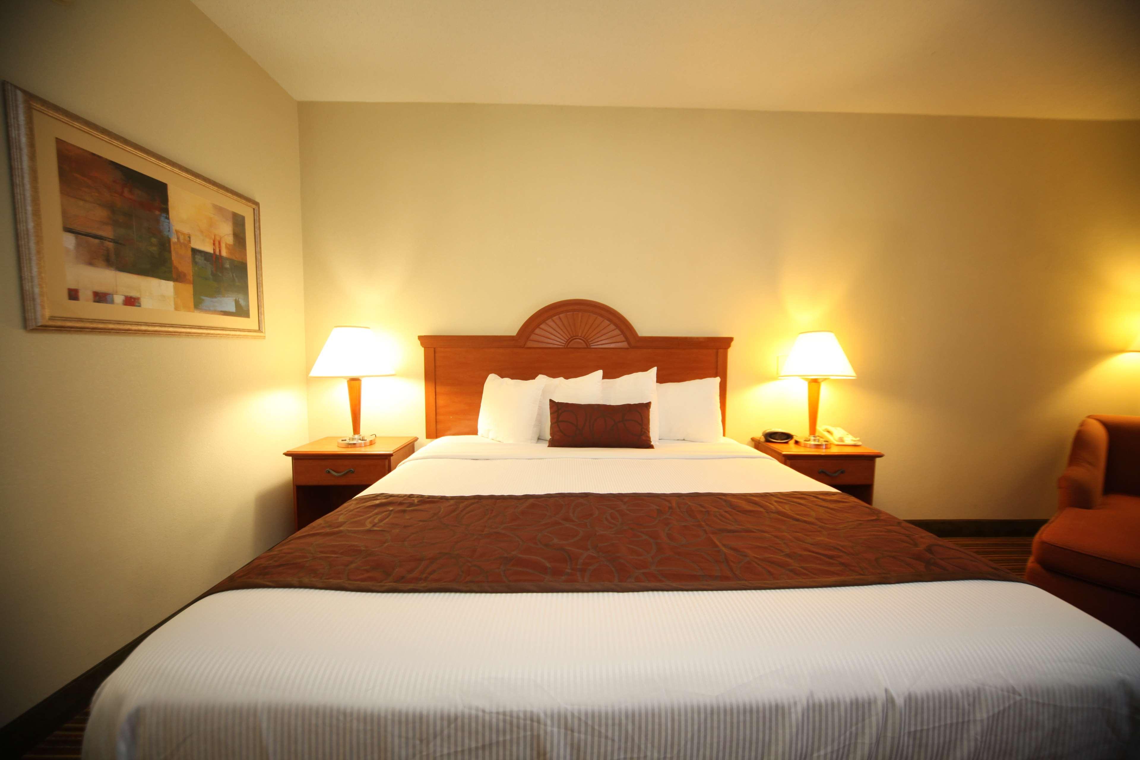 Best Western Plus Edison Inn Гарнер Экстерьер фото