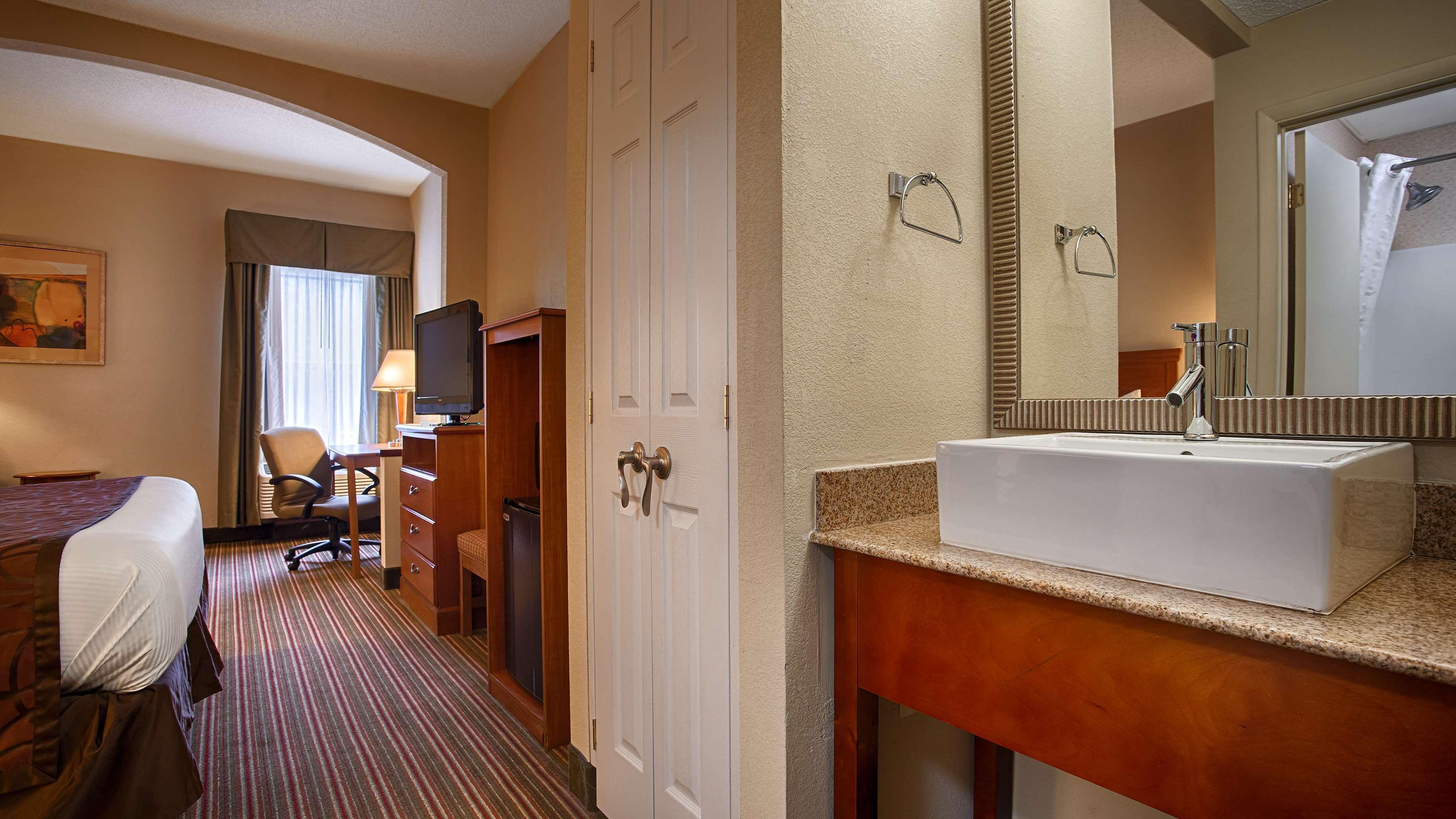 Best Western Plus Edison Inn Гарнер Экстерьер фото