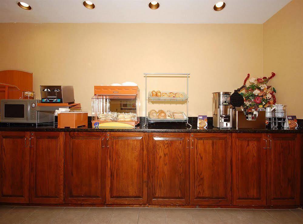 Best Western Plus Edison Inn Гарнер Ресторан фото
